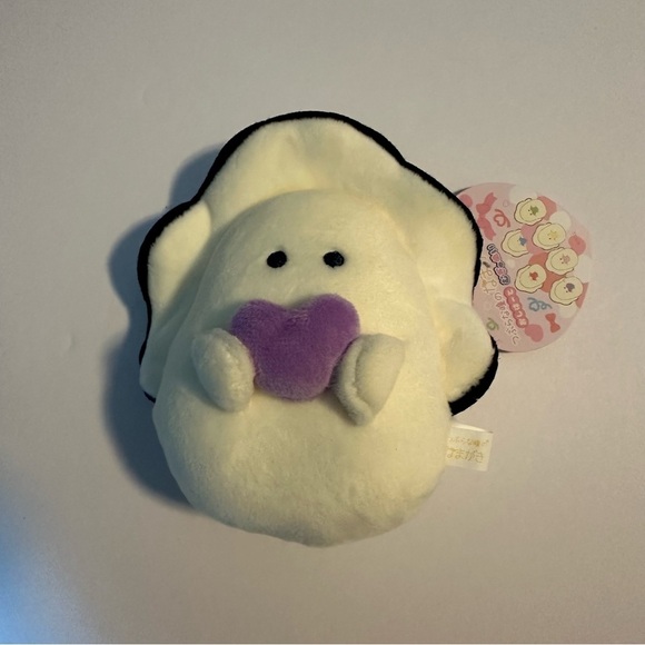 Mini Oyster Clam With Heart Stuffed Plush Keychain From Japan Claw Machine - Picture 1 of 4